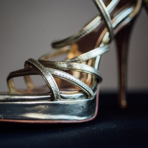 Badgley Mischka Gold Metallic Formal Shoes (7M) - Picture 6 of 7